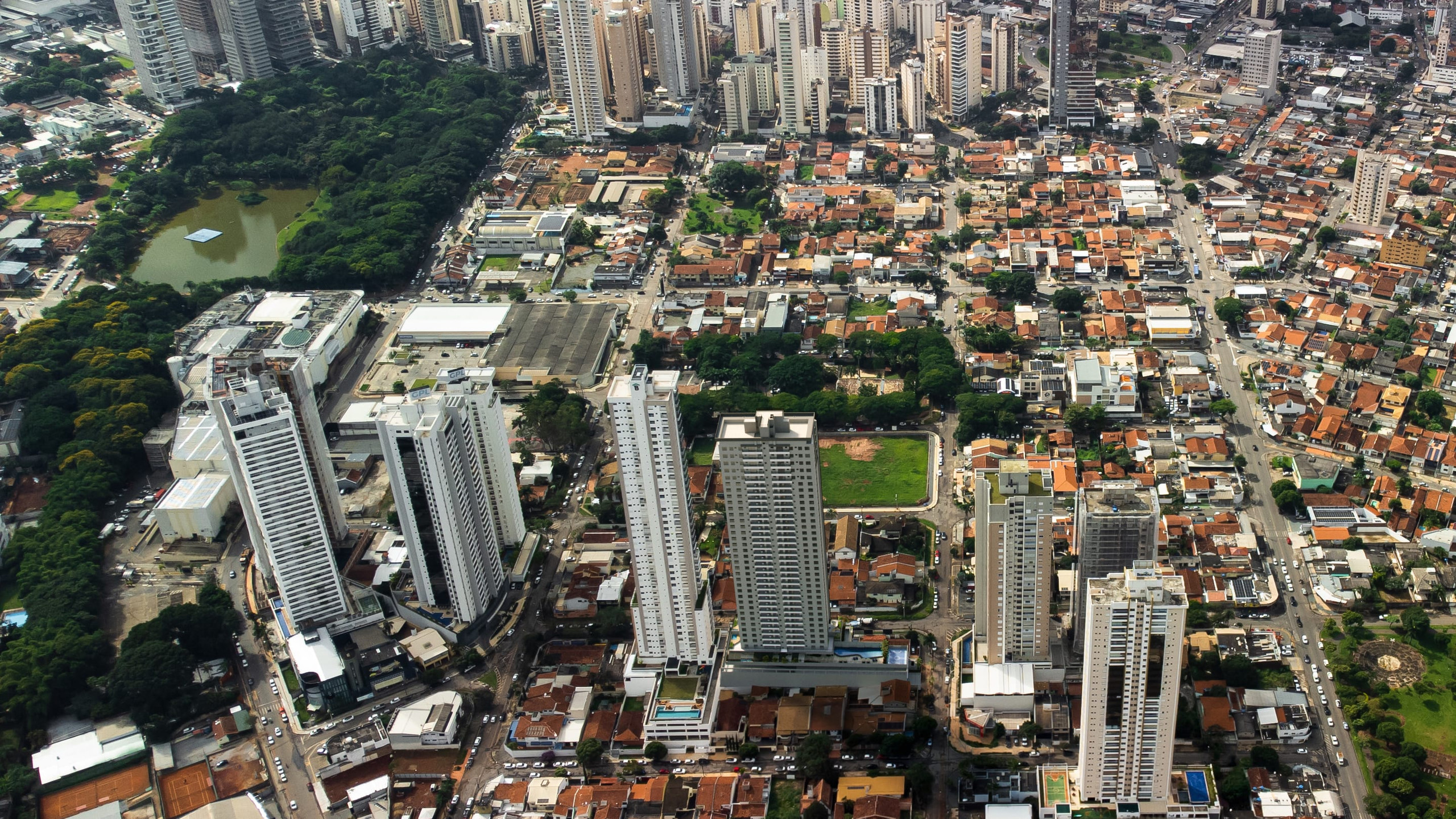 Vista aérea do Island Vaca Brava e do entorno no Jardim América (imagem ilustrativa)